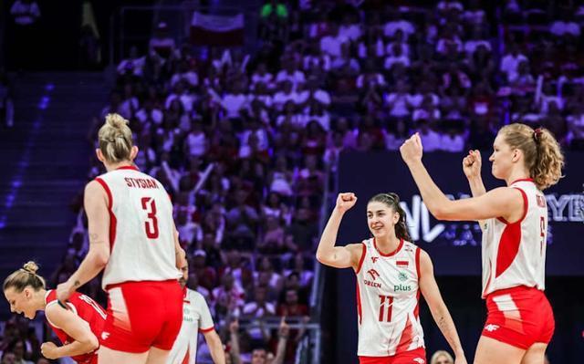 中国女排好消息！日本女排1-3被扣大分，亚洲第1易主！边攻40中12