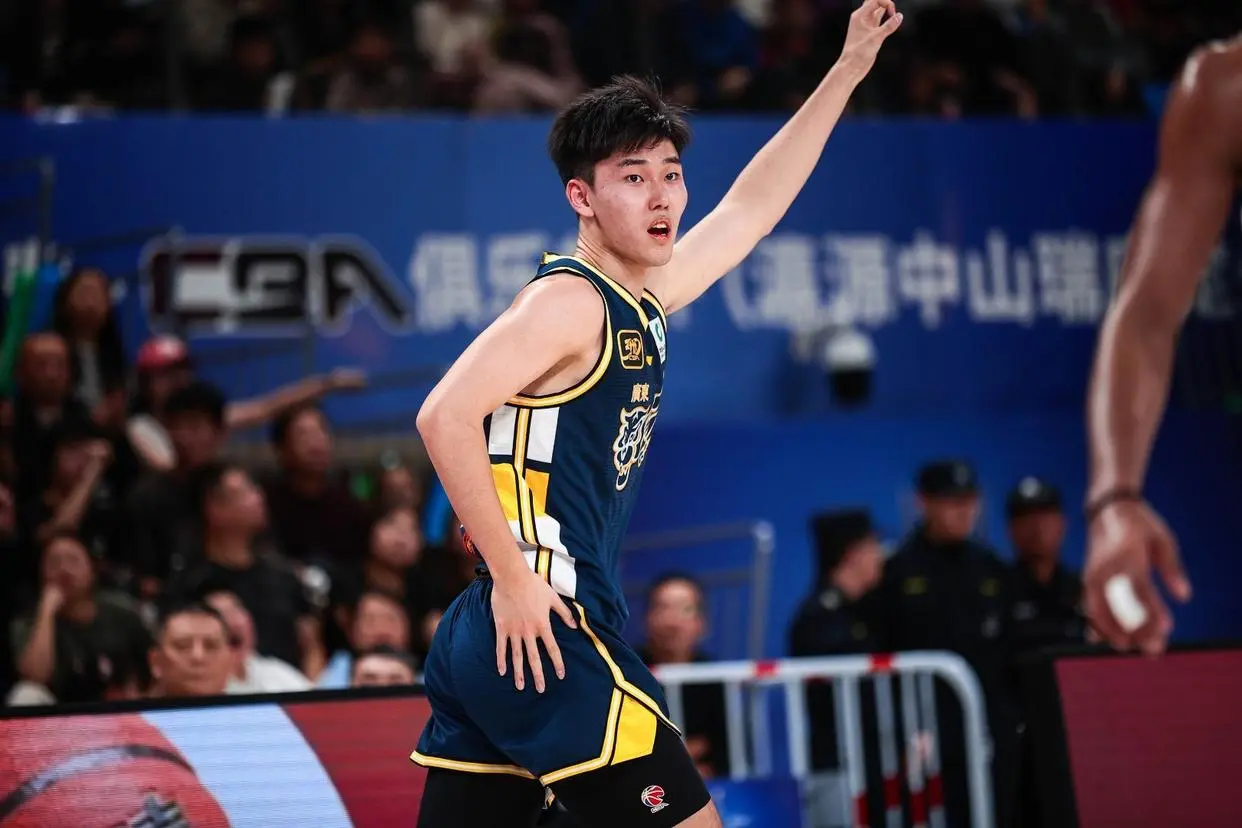广东26岁后卫试训北京队！2点原因让杜锋放手，胡明轩凑齐4个替补