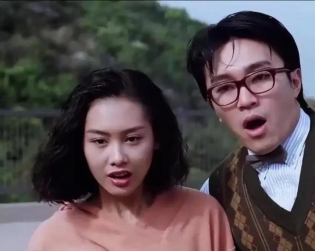 53岁朱茵现状：“下嫁”黄贯中，依旧开97年破车，住在深山残屋