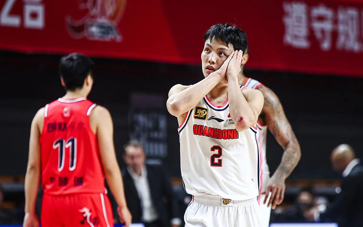 广东26岁后卫试训北京队！2点原因让杜锋放手，胡明轩凑齐4个替补