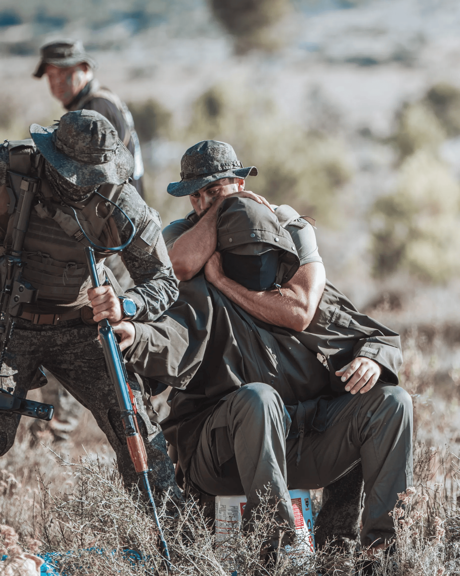 格瓦迪奥尔穿上士兵服装，参加活动体验虚拟战争