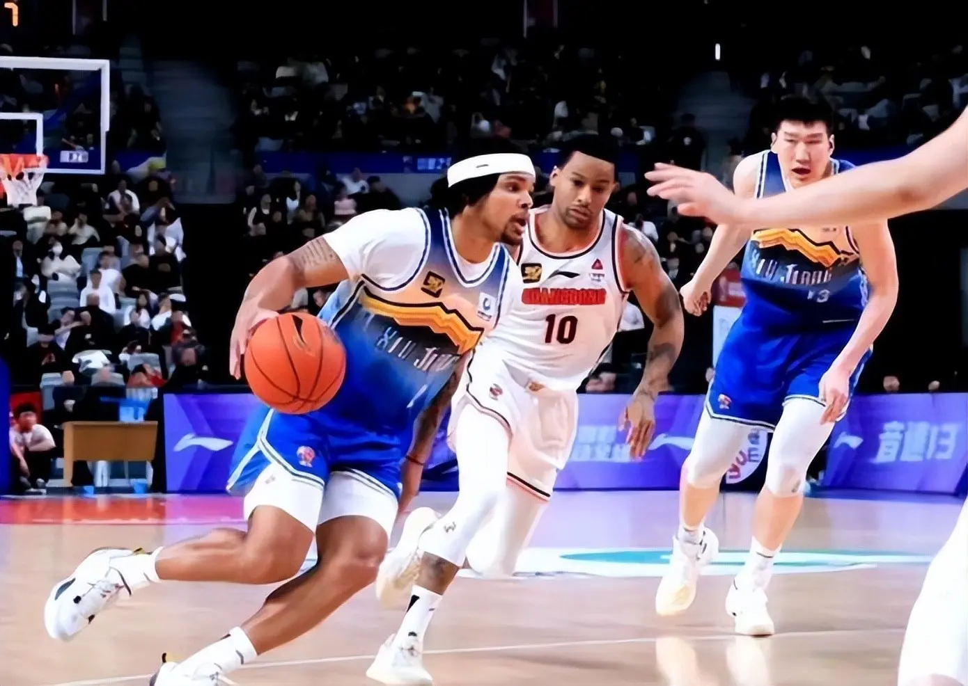 新疆签NBA59号后卫，补强后卫短板；爱德华兹加盟江苏男篮