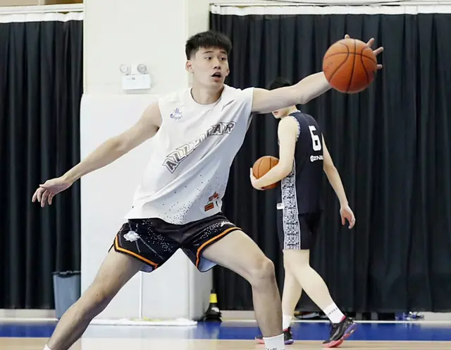CBA最新消息！广东宏远内讧，浙江广厦签约塔克，杨曦皓首秀爆发