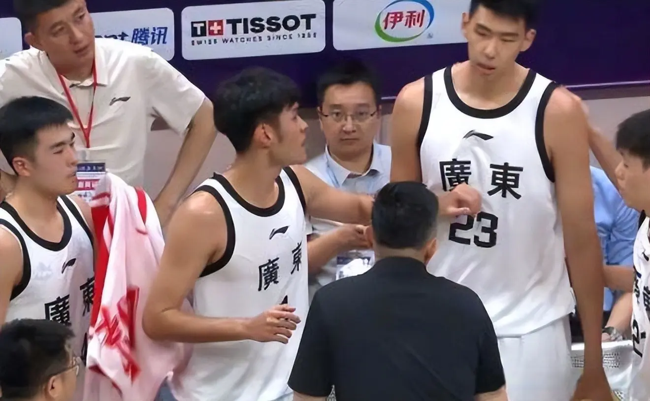 广东全运男篮84-87输巴西，杨溢成唯一收获，徐昕被杜锋雪藏
