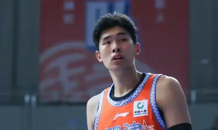 有一说一，中国男篮天赋不输王俊杰的前锋就这5人，曾凡博不是第1