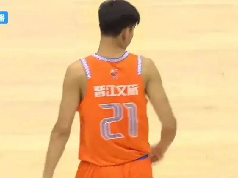 有一说一，中国男篮天赋不输王俊杰的前锋就这5人，曾凡博不是第1