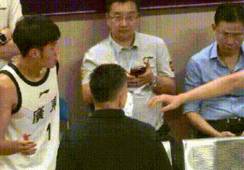 ​【平心而论】徐昕与杜锋的争论很正常，摆脱“大番薯”标签需自身更强大