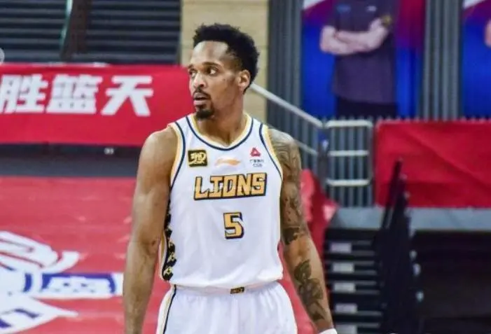 广厦队新签NBA级后卫球员，或放弃巴里-布朗；后者要价300万美元