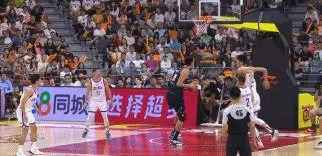 广东观察｜徐昕从国家队回归，临场敢顶撞杜锋了？