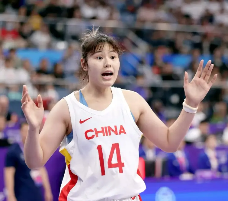 宫鲁鸣，女篮的 “救世主” 还是 “背锅侠”？