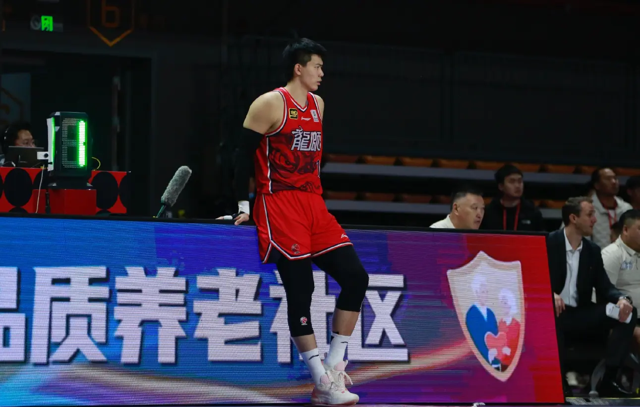 与焦泊乔几无联系！郭士强爱徒海外养伤纯自费 龙狮真想送走他吗