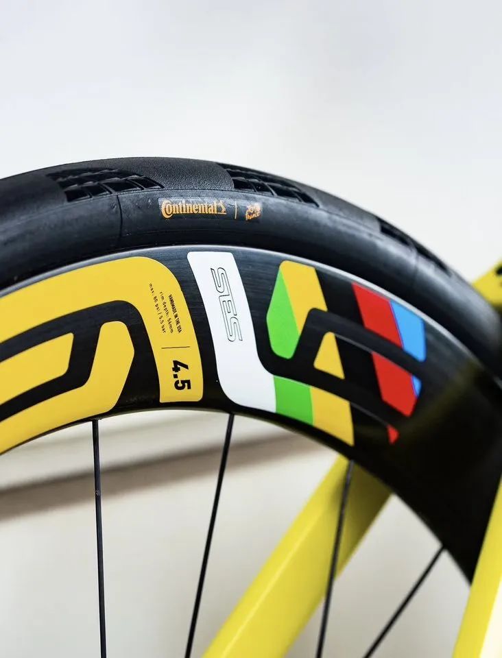 环法总冠军波加查定制战驹Colnago Y1Rs登场