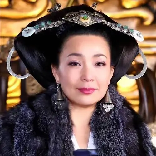 《朝雪录》8位妈妈辈半老徐娘风韵犹存，年轻时超美，不输李兰迪