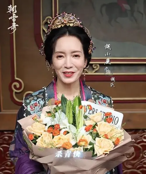 《朝雪录》8位妈妈辈半老徐娘风韵犹存，年轻时超美，不输李兰迪