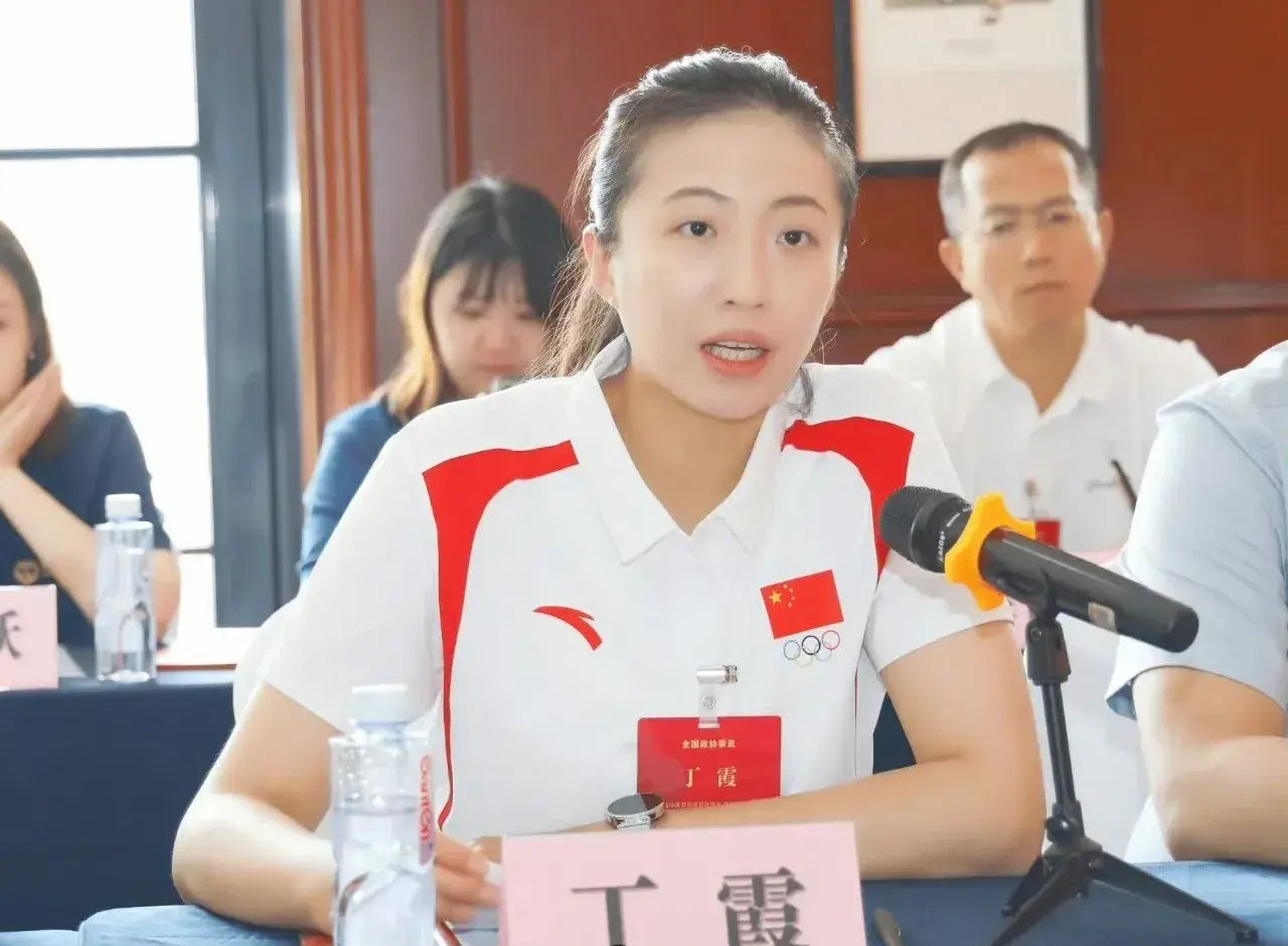 走马上任！丁霞获得新身份，职责曝光，有望复制周苏红成功