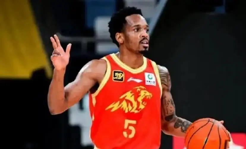 广厦队新签NBA级后卫球员，或放弃巴里-布朗；后者要价300万美元