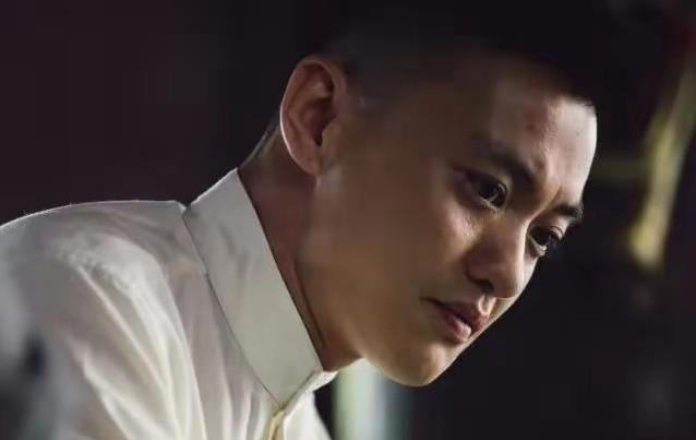 五年恋情被抛弃，他遇真爱幸福满满，她却为富豪梦债台高筑