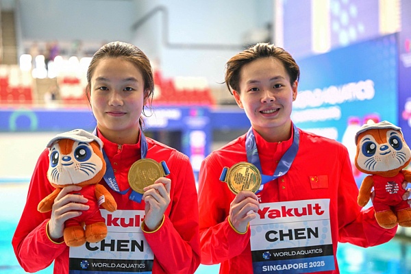 游泳世锦赛：“佳文”组合为梦之队再添一金 女双三米板14连冠