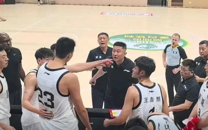 广东观察｜徐昕从国家队回归，临场敢顶撞杜锋了？