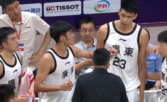 徐昕杜锋正面冲突：两人指着对方一顿输出丨徐昕之后被DNP