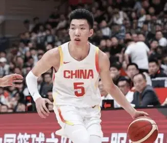 中国男篮3分险胜波黑！胡金秋16+6，王俊杰高效，打的最好的是他