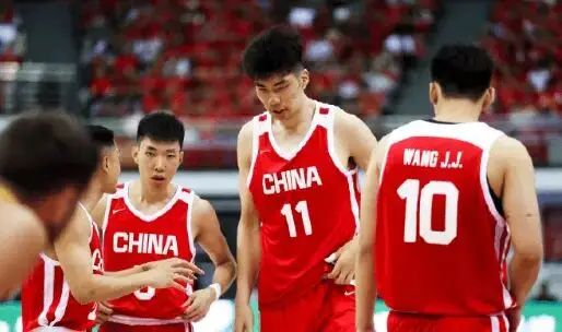 中国男篮3分险胜波黑！胡金秋16+6，王俊杰高效，打的最好的是他