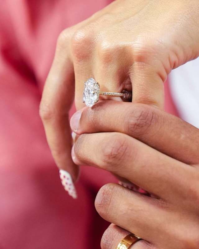 恭喜哈利伯顿！穿保护靴向女友琼斯求婚成功 杜兰特为他点赞