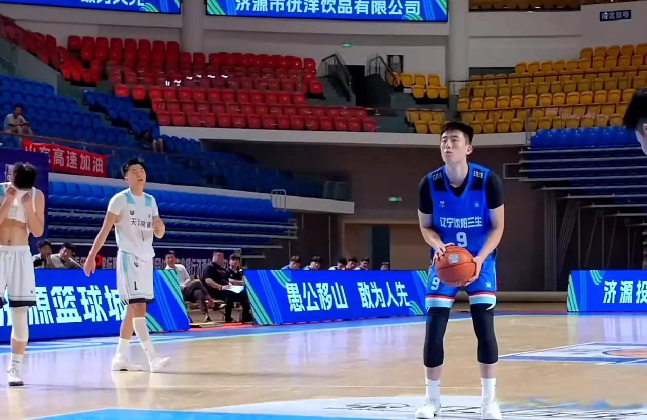 辽篮6分险胜强敌，李亚轩爆砍34+4，黄秋实两双，何佳轩空砍20+11