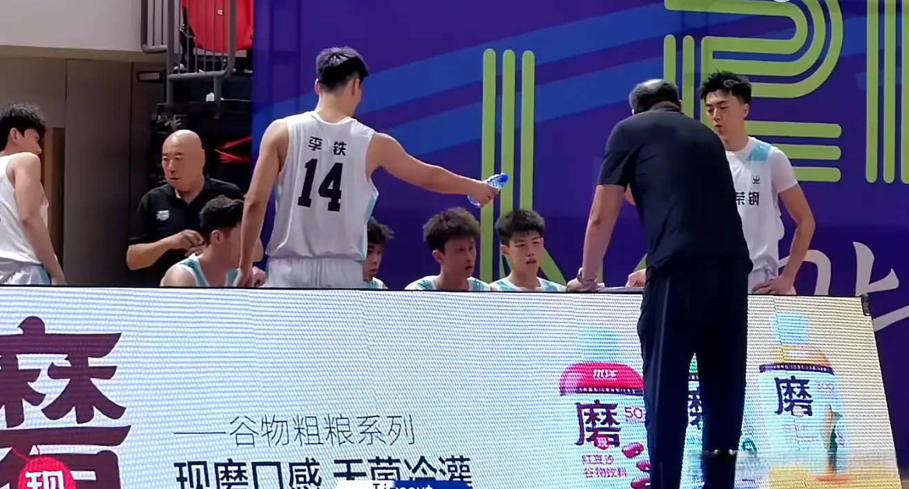 辽篮6分险胜强敌，李亚轩爆砍34+4，黄秋实两双，何佳轩空砍20+11