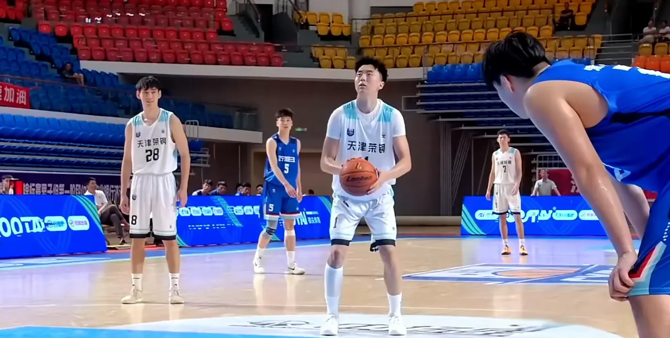 辽篮6分险胜强敌，李亚轩爆砍34+4，黄秋实两双，何佳轩空砍20+11
