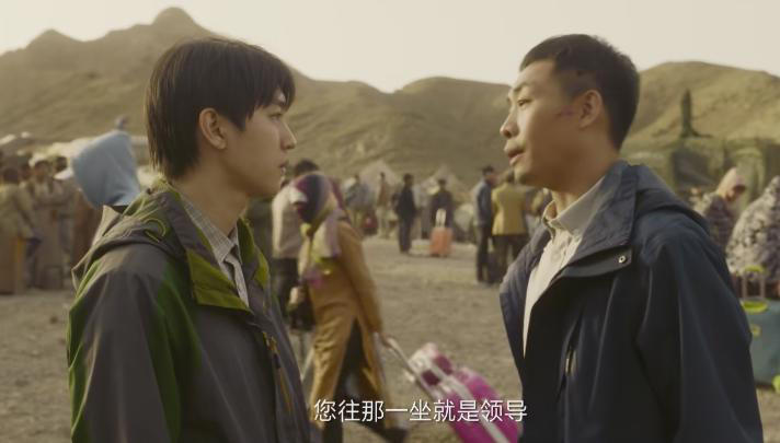 王俊凯遭业内导演公开内涵，拍戏缺乏表演沟通，不是看手机就是打游戏