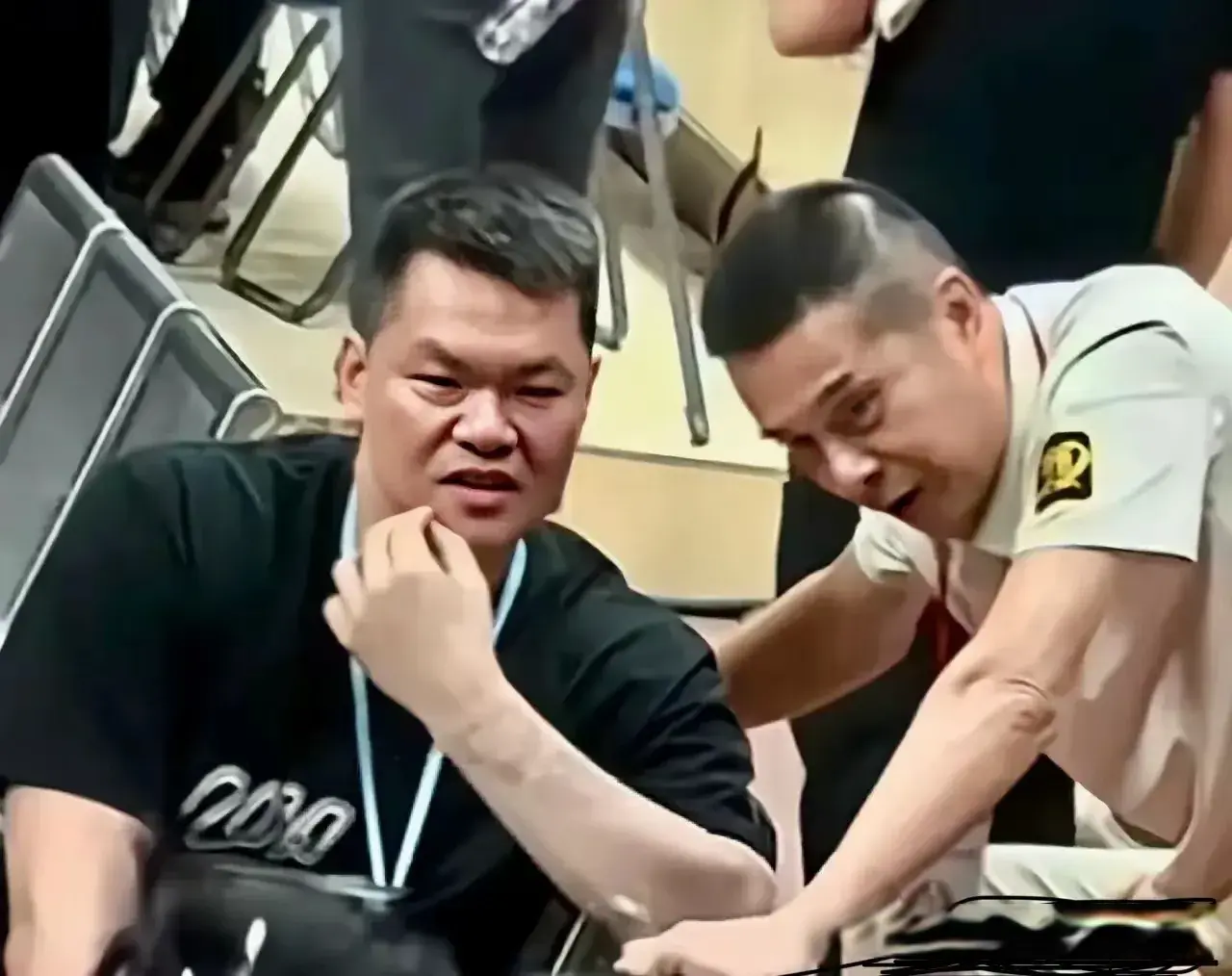 正式道歉！朱八续约2米26高塔，广东内讧解决，杜锋大度鼓励徐昕