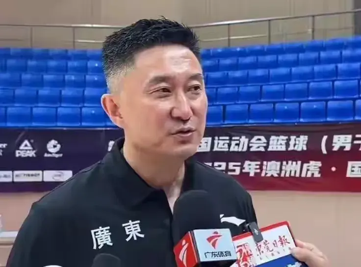 正式道歉！朱八续约2米26高塔，广东内讧解决，杜锋大度鼓励徐昕