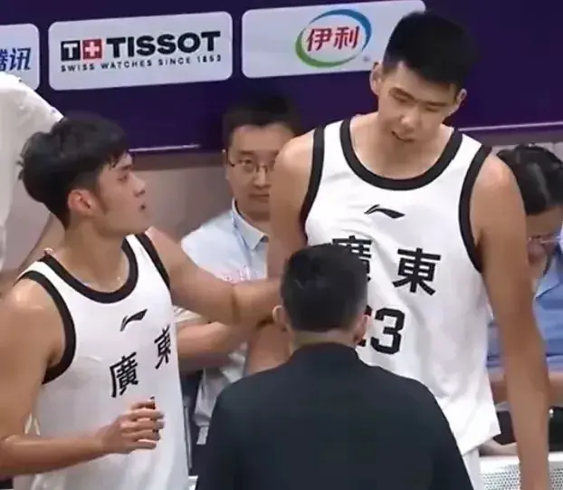 正式道歉！朱八续约2米26高塔，广东内讧解决，杜锋大度鼓励徐昕