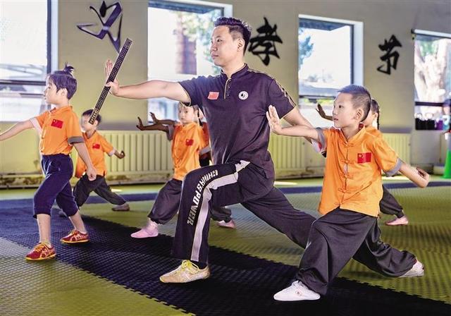 呼和浩特：挥汗暑期快乐运动