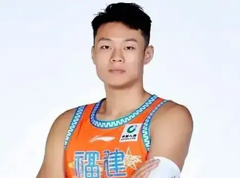 山东男篮热身赛有收获！发现了张旭和王证两个亮点？
