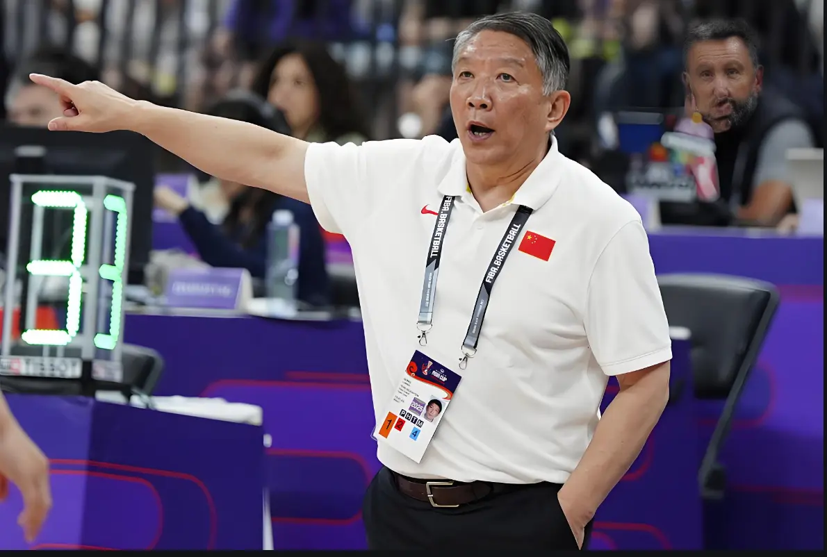 李缘稳坐首发之谜：女篮 1 号位的 “反向锦鲤” 养成记
