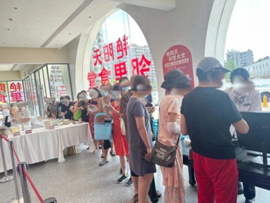 老牌酒楼扎堆卖快餐，释放了什么信号？