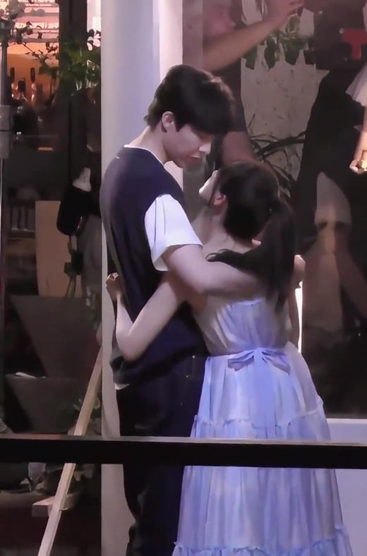 曝刘宇宁祝绪丹恋情，大粉“回踩”直言两人因《书卷一梦》结缘！