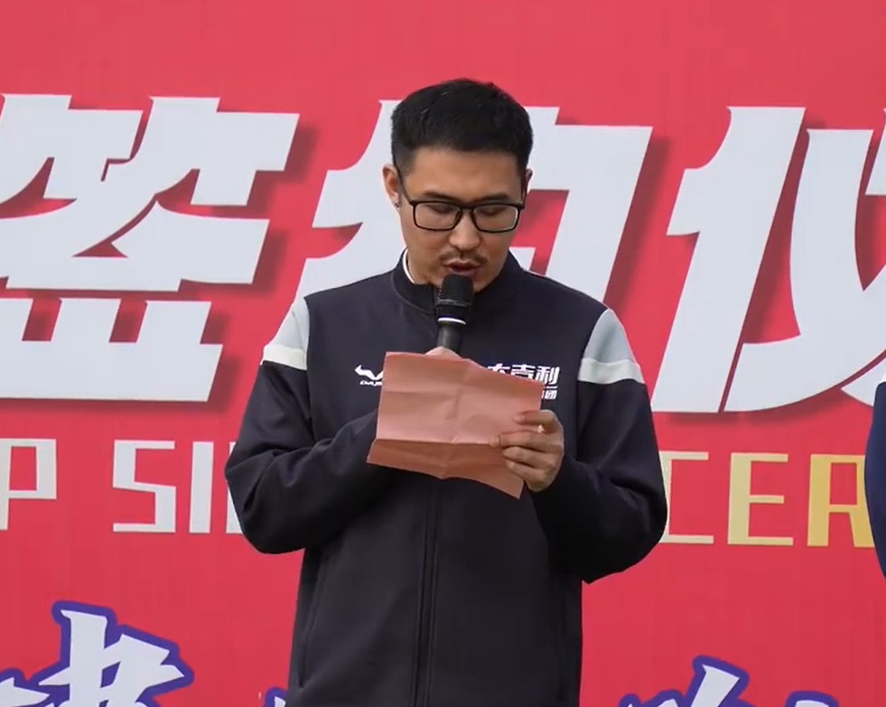 中超旧将王栋：被欠薪时付不起孩子的住院费，做餐饮我有底线