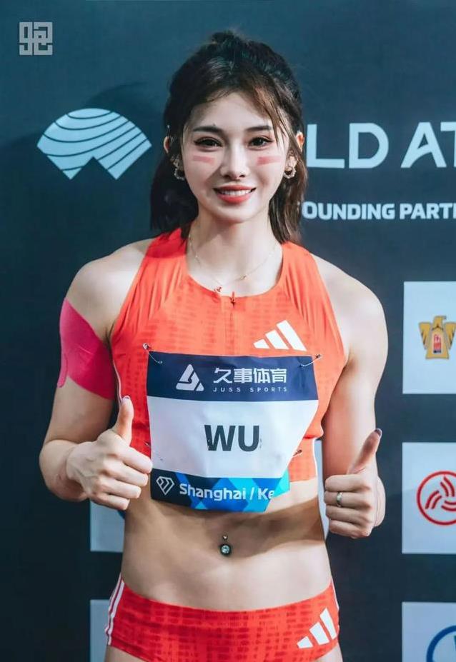 吴艳妮自信回应整容争议，赛场12秒97破纪录，她凭啥这么敢说？