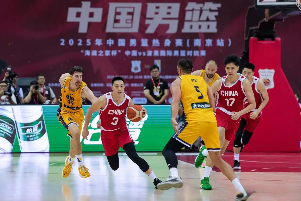 中国男篮今天奔赴沙特备战亚洲杯，刘礼嘉被裁，郭士强带14人出征
