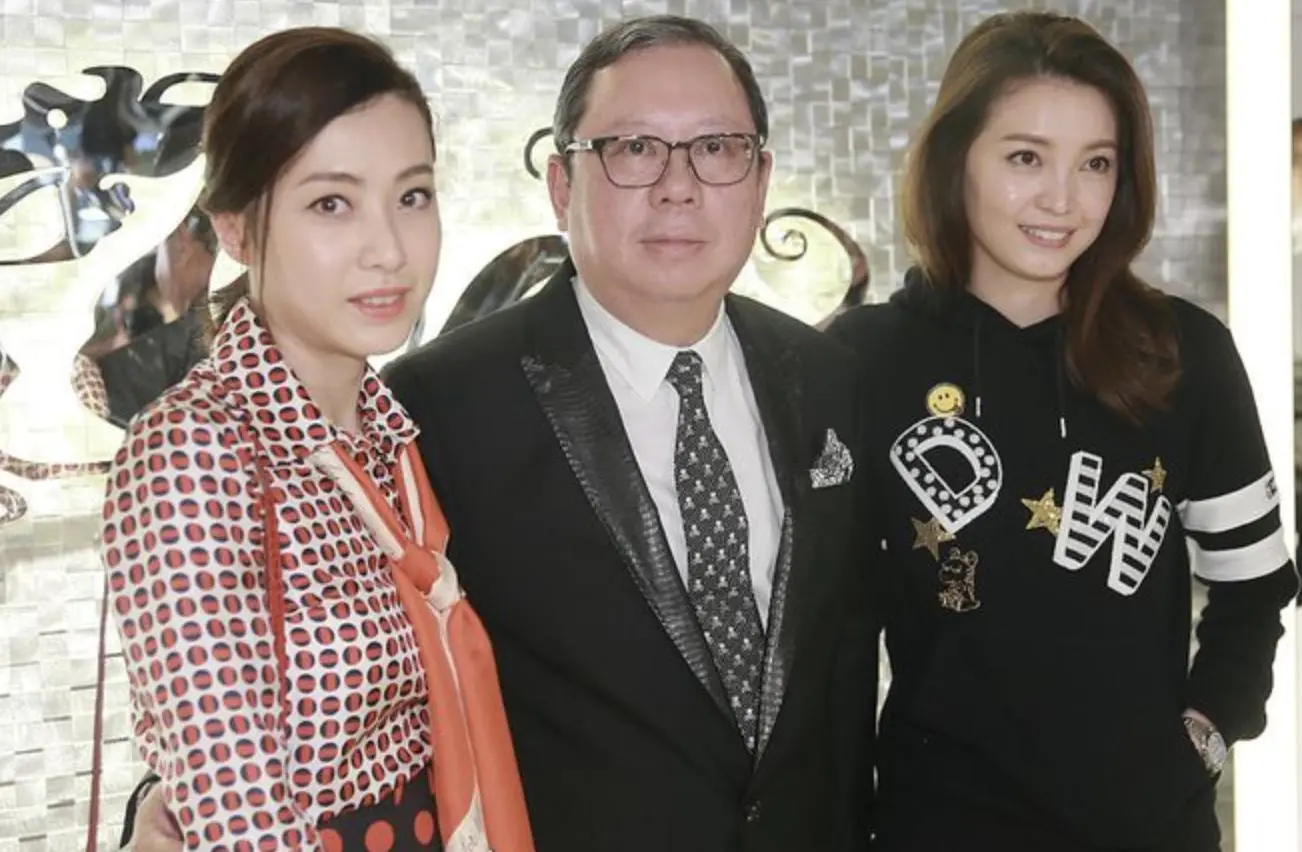 甘比带女儿看球赛，16岁刘秀桦打扮成熟像成人，林建岳女友也在场
