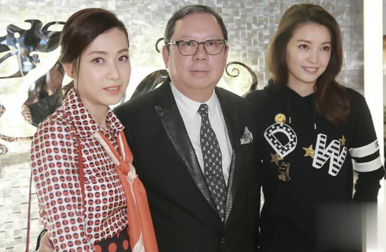甘比带16岁女儿看球赛，刘秀桦打扮成熟，林建岳女友也在场