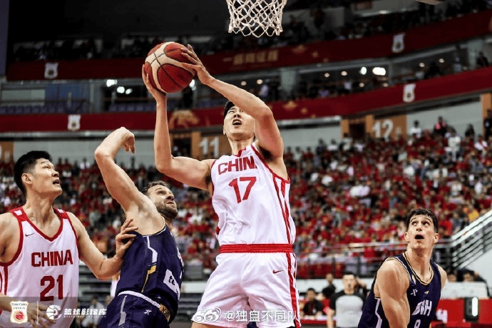 媒体人：赵嘉义在国家队发挥不错，在青岛队也打出了身价