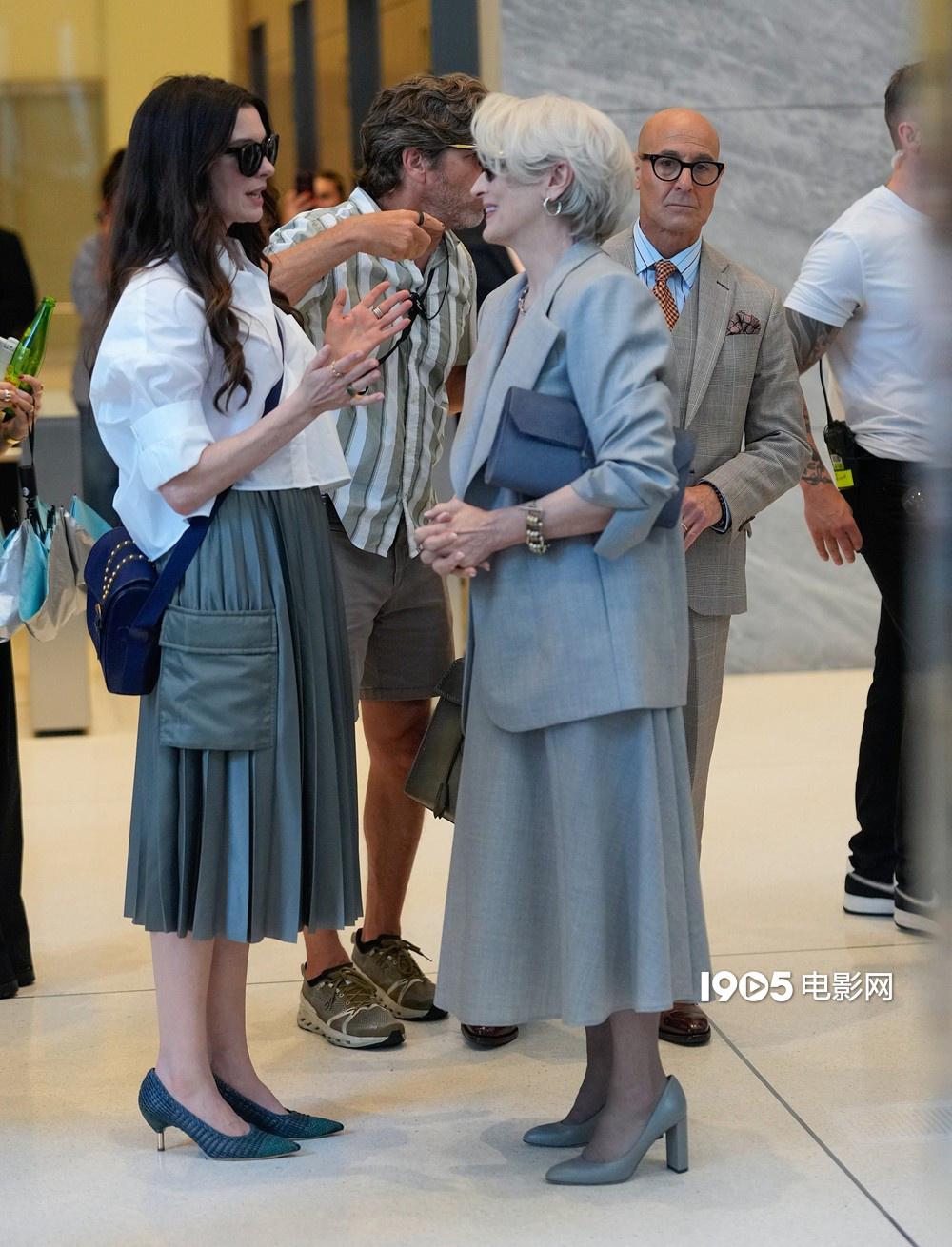 《穿普拉达的女王2》曝路透 艾米莉·布朗特首现身