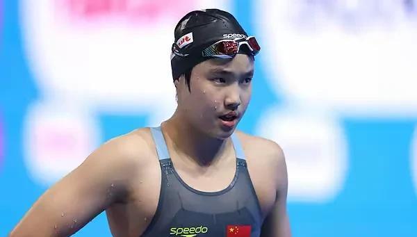 游泳世锦赛战报，潘展乐、于子迪顺利过关，男女混合泳晋级决赛