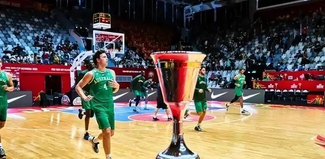 谁能一战？澳大利亚公布12人：无现役NBA球员仍是夺冠第一热门