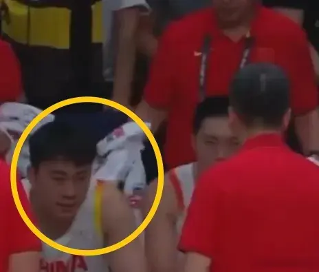 一场93-88让中国男篮麻烦了，冲八强压力大，郭士强谈弃用王俊杰