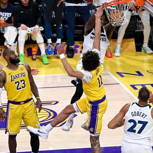 底薪签约！又是关系户！湖人也太宠爱东契奇了，这中锋不够打啊